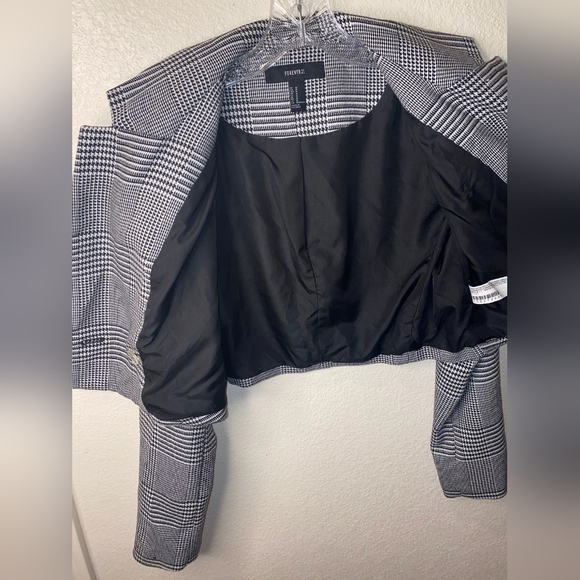 Forever 21 Plaid Houndstooth Print Cropped Blazer - Picture 4 of 9